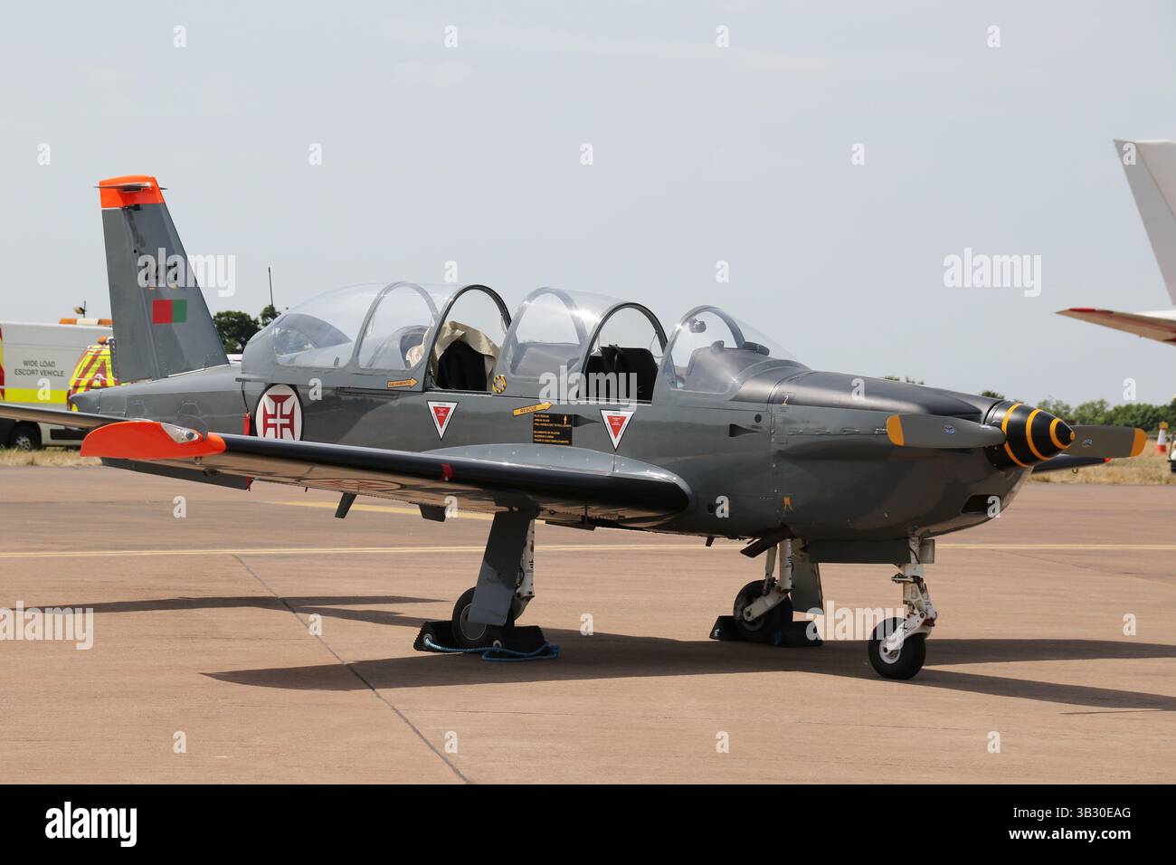 11413, ein SOCATA TB30 Epsilon, das von der portugiesischen Luftwaffe (Forca Aérea Portuguesa) betrieben wird, auf der Royal International Air Tattoo 2022 (RIAT 22), die bei der RAF Fairford in Gloucestershire (England) stattfand. Stockfoto