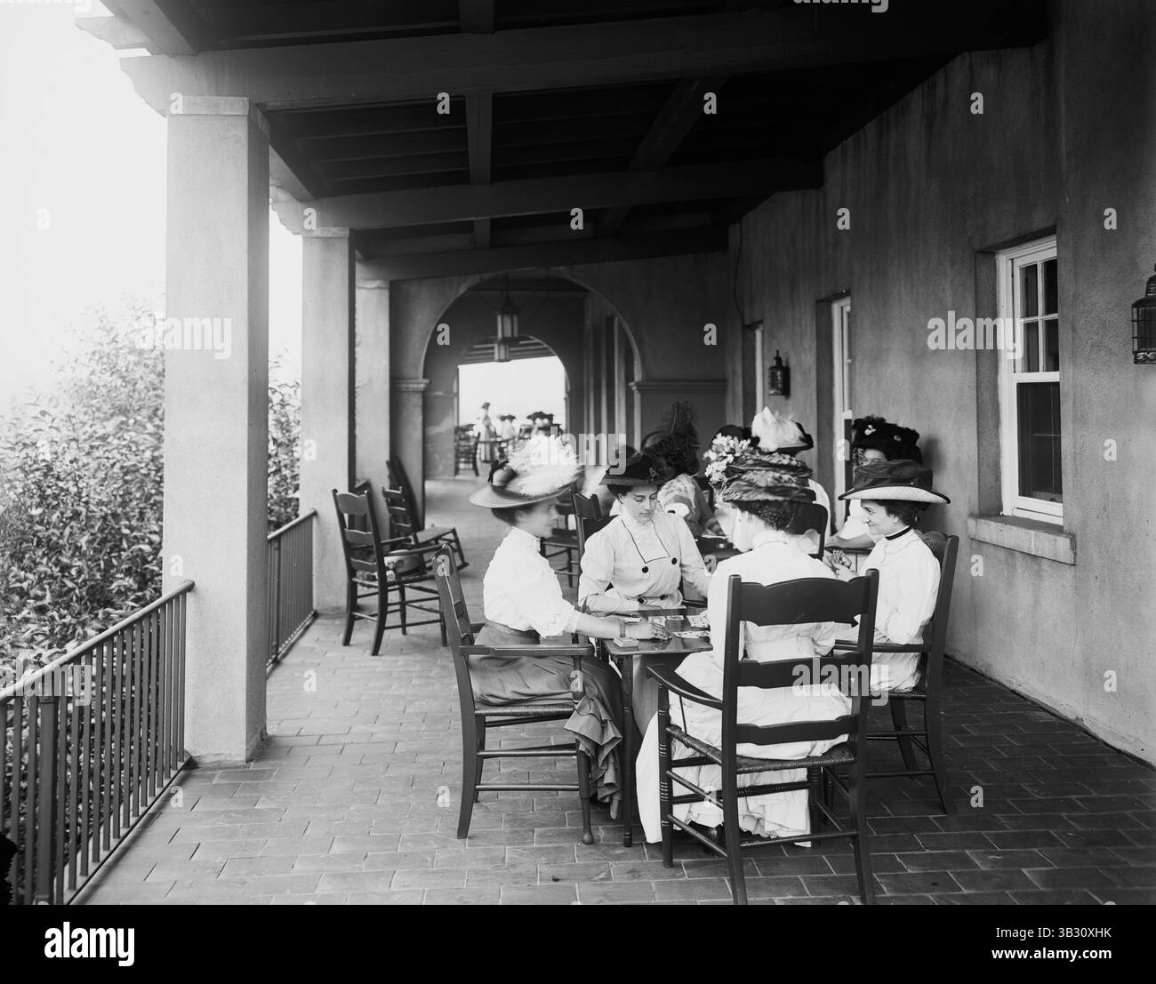 Dezember 2015 - Frauen bei Card Party, Detroit Boat Club, Belle Isle Park, Detroit, Michigan, USA, ca. 1910 (Bild: © Glasshouse Via ZUMA Wire) Stockfoto