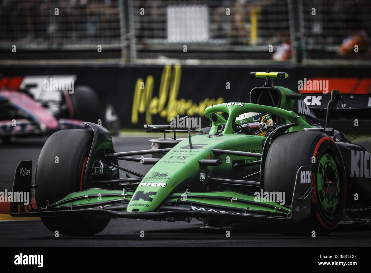Gabriel Bortoleto aus Brasilien fährt den Einsatz des F1-Teams Kick sauber C45 während des Qualifyings beim Großen Preis von Australien 2025 im Albert Park in Melbourne. Stockfoto