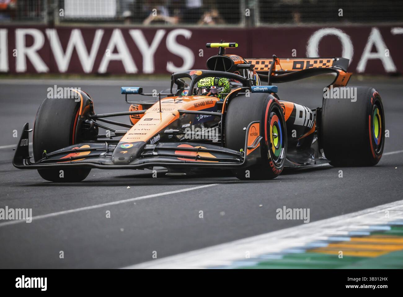 Lando Norris aus Großbritannien fährt das McLaren Formula 1 Team MCL39 während des Qualifyings im Albert Park in Melbourne, Australien, Ozeanien Stockfoto