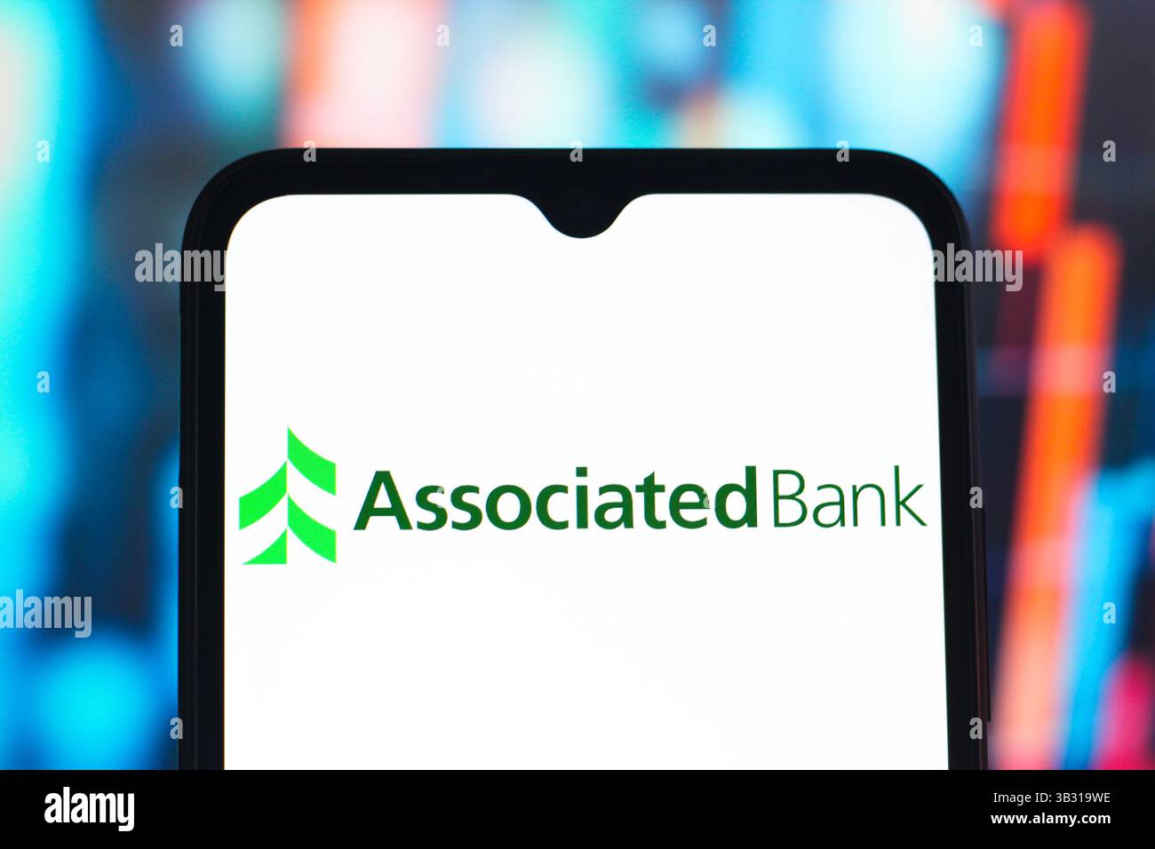 Kanada. April 2025. In dieser Abbildung wird das zugehörige Bank-Logo auf einem Smartphone-Bildschirm angezeigt. (Foto von Thomas Fuller/SOPA Images/SIPA USA) *** ausschließlich für redaktionelle Nachrichten *** Credit: SIPA USA/Alamy Live News Stockfoto