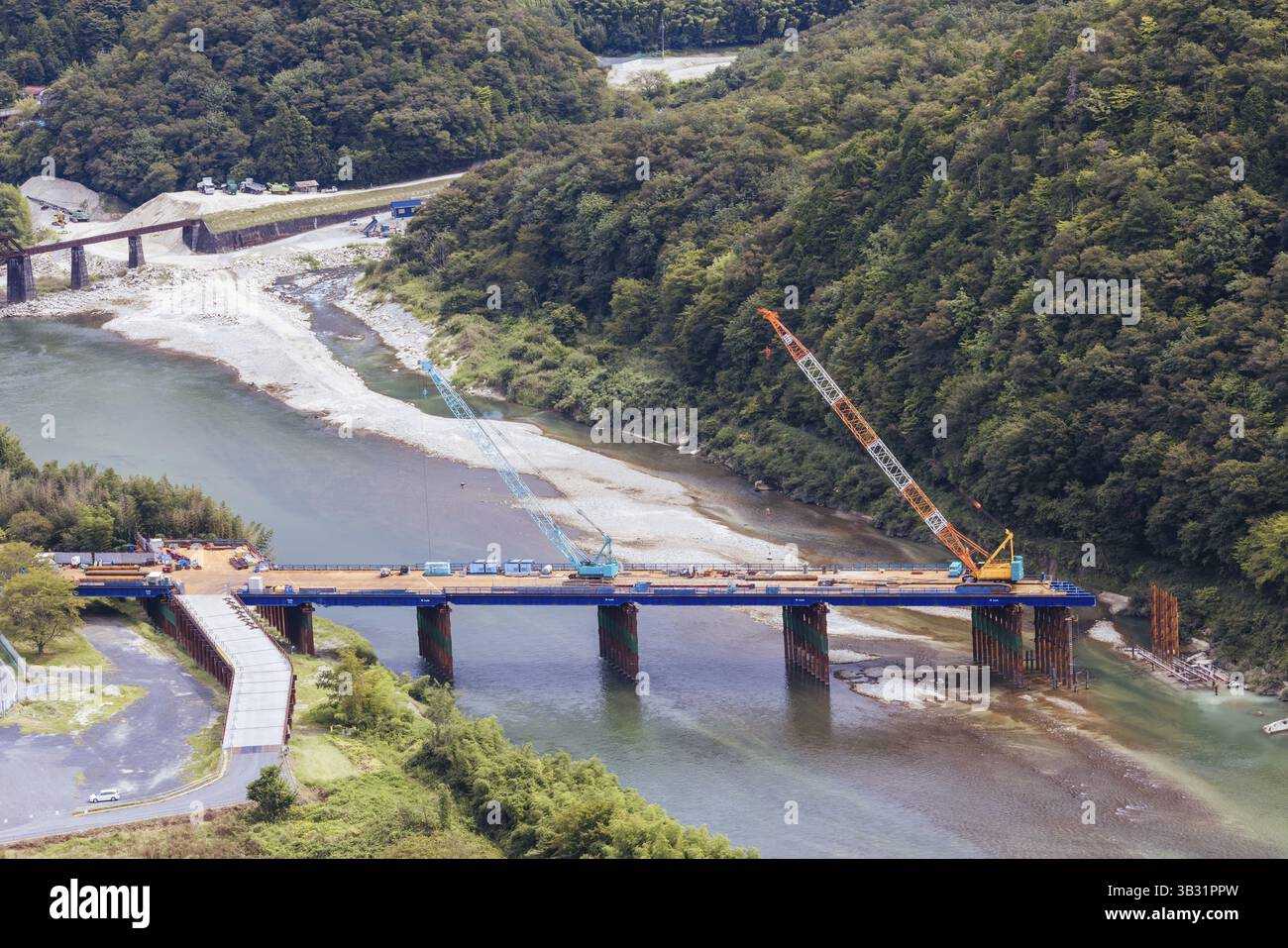 NAEGI, JAPAN – 21. SEPTEMBER 2024: Bau der Chuo Shinkansen-Strecke zwischen Nagoya und Tokio in Naegi, Präfektur Gifu in Japan, Nakatsugawa Stockfoto