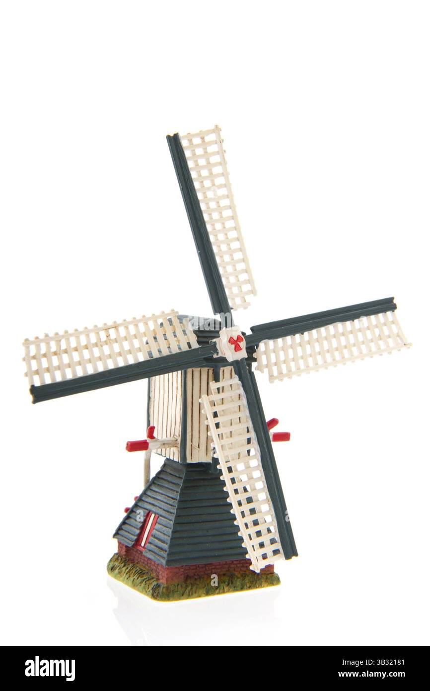 Kunststoff holländischen Windmühle, die isoliert auf weißem Hintergrund Stockfoto