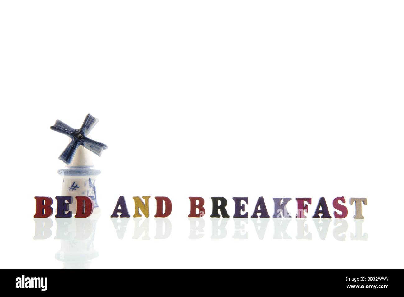 Holländische windmühle als Symbol für Niederländische bed and breakfast Stockfoto