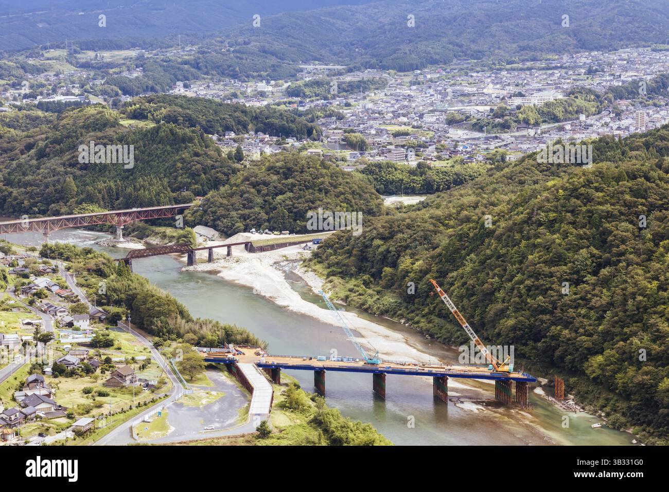 NAEGI, JAPAN – 21. SEPTEMBER 2024: Bau der Chuo Shinkansen-Strecke zwischen Nagoya und Tokio in Naegi, Präfektur Gifu in Japan, Nakatsugawa Stockfoto