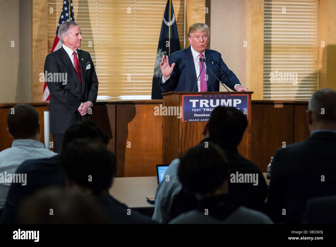 15. Februar 2016: Hanahan, SOUTH CAROLINA, Vereinigte Staaten von Amerika, republikanischer Präsidentschaftskandidat Donald Trump während einer Pressekonferenz am 15. Februar 2016 in Hanahan, South Carolina. (Bild: © Richard Ellis Via ZUMA Wire) Stockfoto