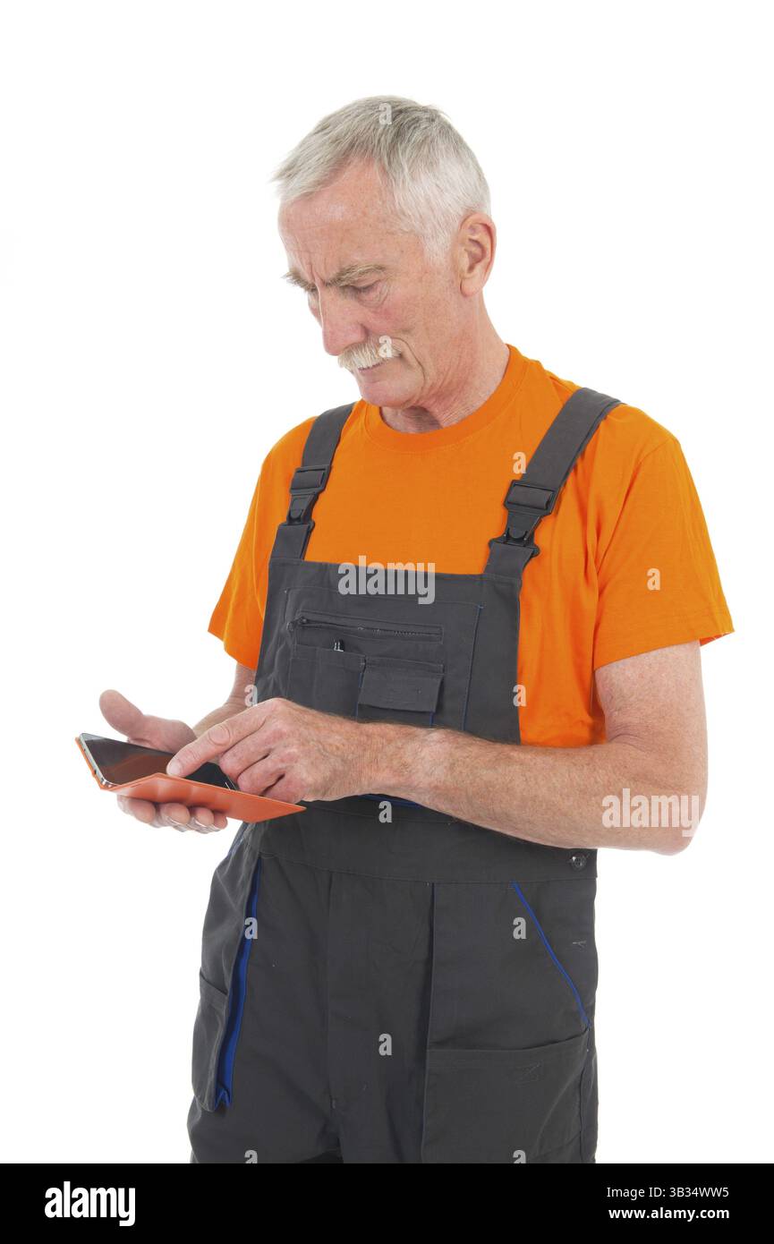 Arbeiter Mann mit digitalem Tablet isoliert auf weißem Hintergrund Stockfoto