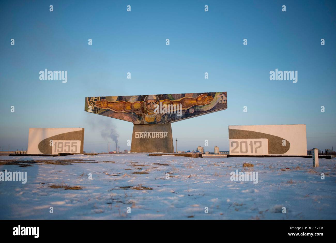 14. Dezember 2017 - Baikonur, Kasachstan - am Donnerstag, Dezember, wird Ein Mosaik vor der Stadt Baikonur, Kasachstan, gesehen. 14, 2017. Die Expedition 54 der Sojus-Kommandeur Anton Shkaplerov von Roscosmos, der Flugingenieur Scott Tingle von der NASA und der Flugingenieur Norishige Kanai von der Japan Aerospace Exploration Agency (JAXA) sollen am Sonntag, Dezember, um 14:21 Uhr östlicher Zeit (13:21 Uhr Baikonur) vom Kosmodrome Baikonur in Kasachstan starten. 17 und die nächsten fünf Monate auf der Internationalen Raumstation leben und arbeiten. Foto: (NASA/Joel Kowsky) (C Stockfoto
