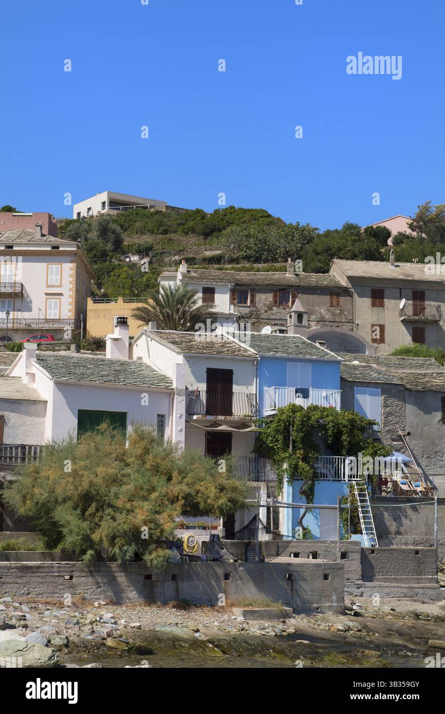 Kleines Dorf am Cap Corse auf der französischen Insel Korsika Stockfoto