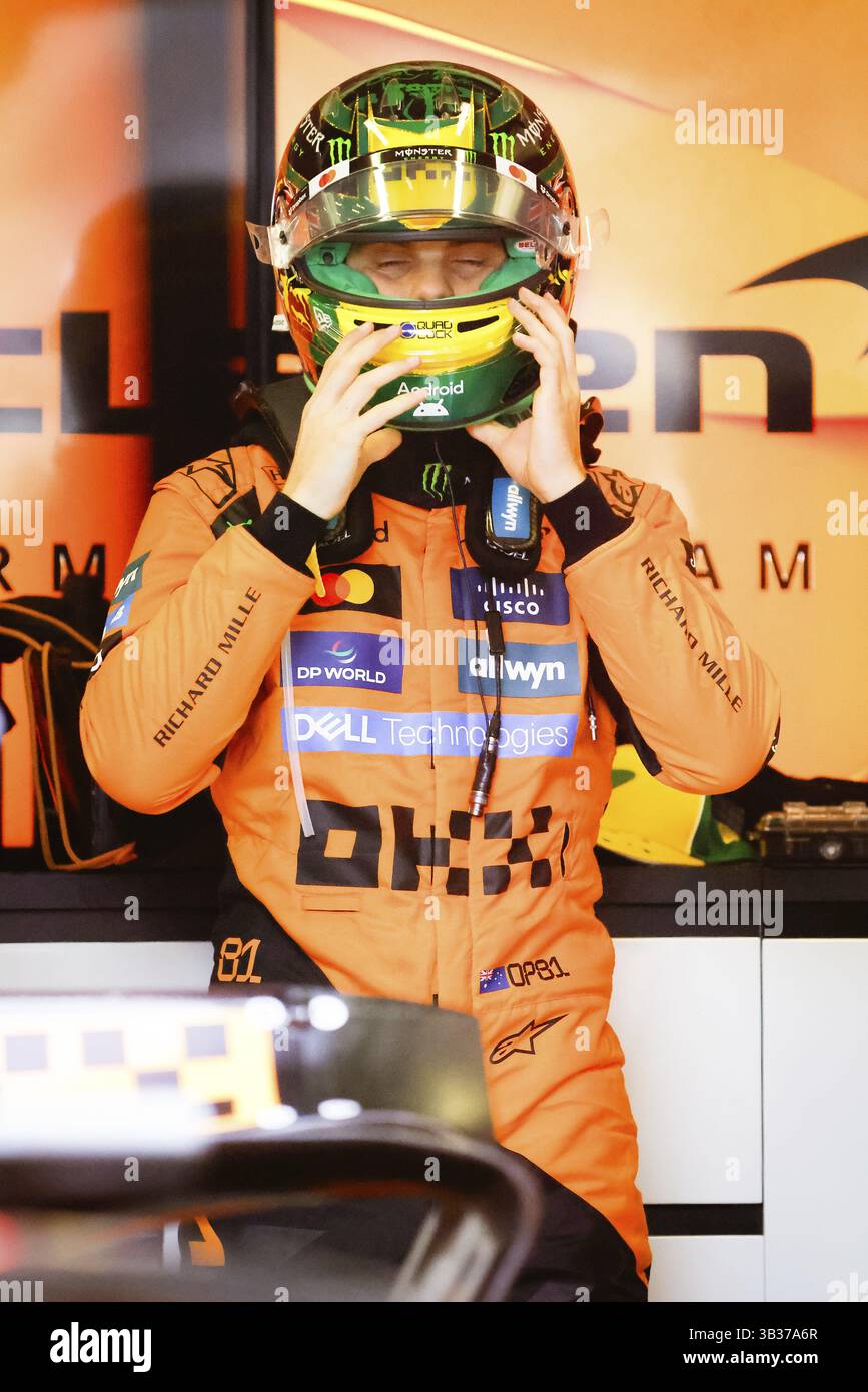 Oscar Piastri aus Australien und McLaren Formel 1 Team MCL39 vor dem Grand Prix von Australien im Albert Park in Melbourne, Australien, Ozeanien Stockfoto