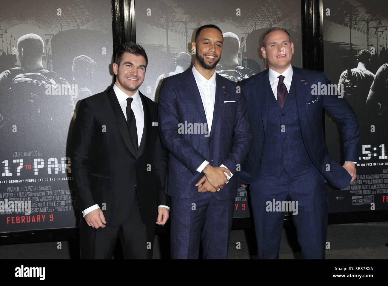 5. Februar 2018 - Burbank, CA, USA - LOS ANGELES - 5. Februar: Alek Skarlatos, Anthony Sadler, Spencer Stone bei der Weltpremiere von „The 15:17 to Paris“ im Warner Brothers Studio am 5. Februar 2018 in Burbank, CA (Credit Image: © Kathy Hutchins Via ZUMA Wire) Stockfoto