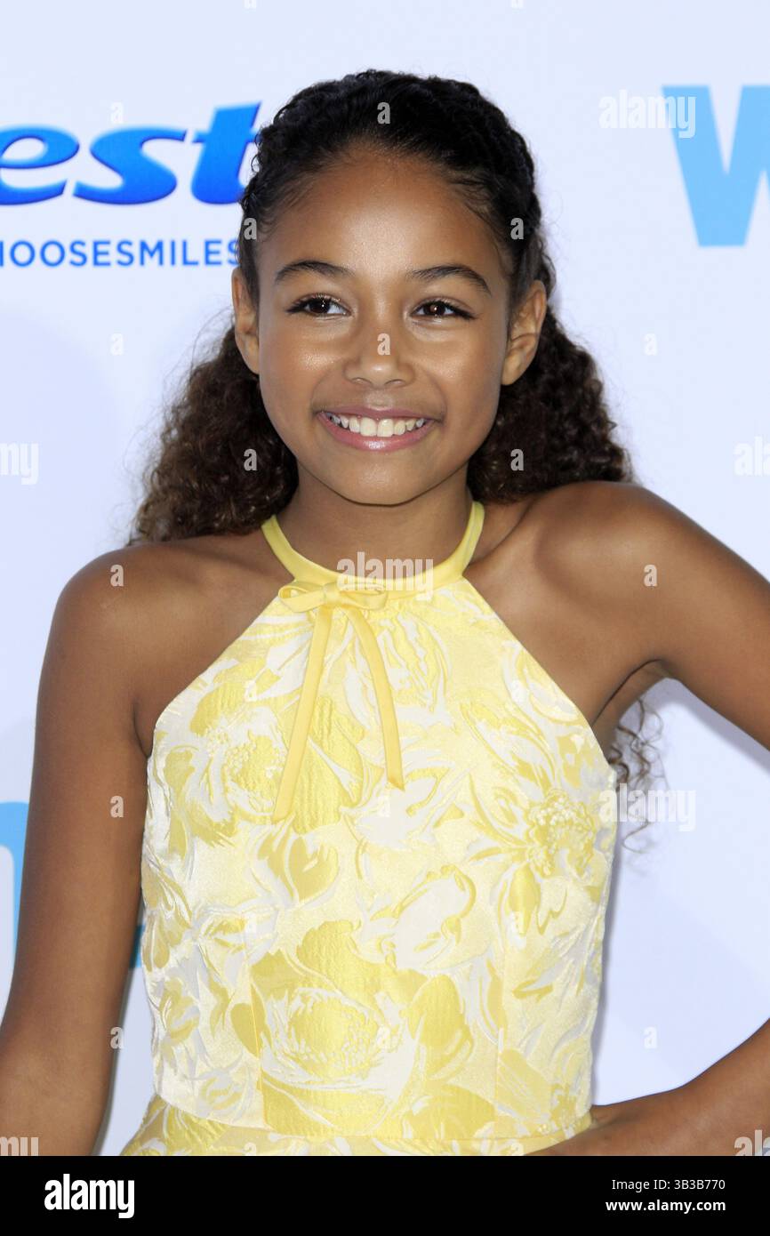 14. November 2017 - Westwood, CA, USA - LOS ANGELES - 14. November: Millie Davis bei der Premiere von „Wonder“ im Village Theater am 14. November 2017 in Westwood, CA (Credit Image: © Kathy Hutchins Via ZUMA Wire) Stockfoto