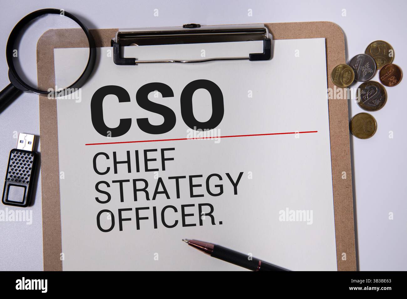 Papier mit CSO - Chief Security Officer Tabelle in Diagrammen, Geschäftskonzept Stockfoto