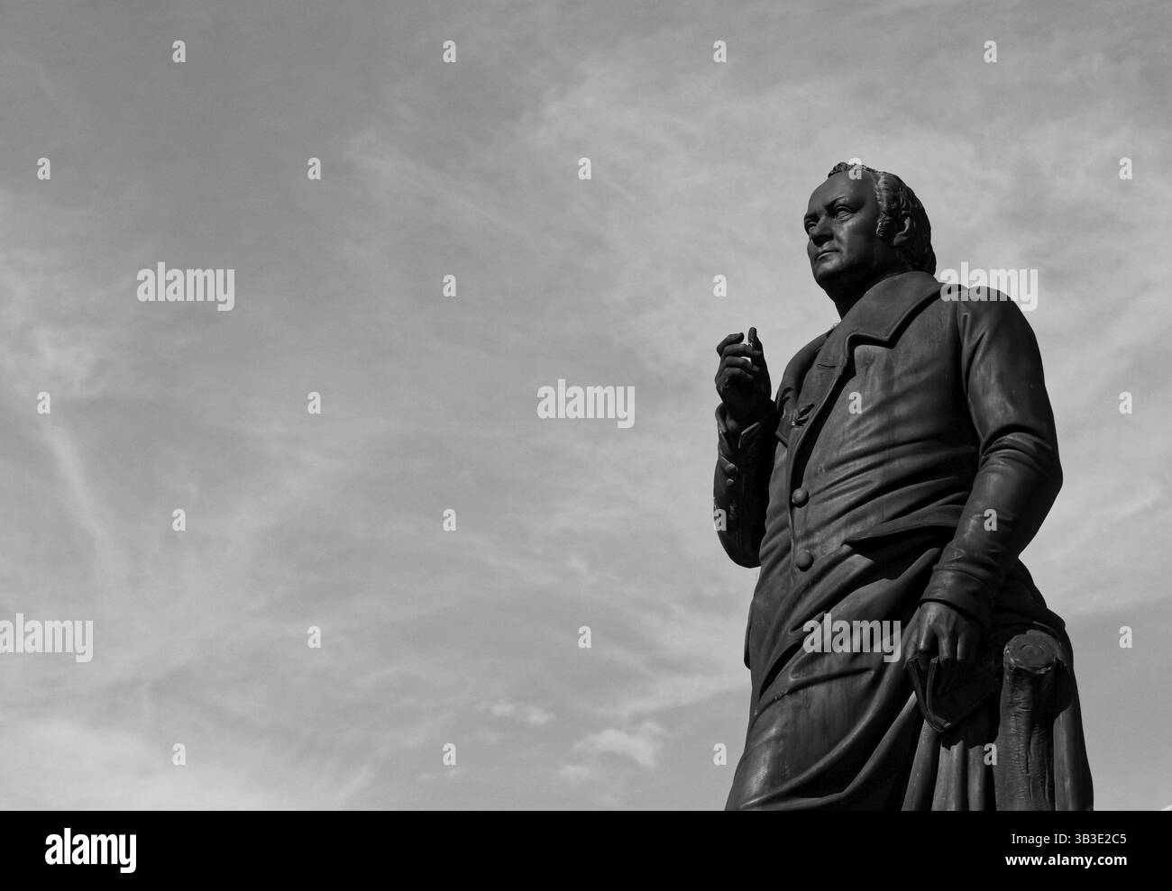 Ein Schwarzweißfoto eines Denkmals in Bayreuth an den berühmten deutschen Schriftsteller und Dichter Jean Paul Richter, der vor 200 Jahren 1825 starb, Bayreuth, Ger Stockfoto