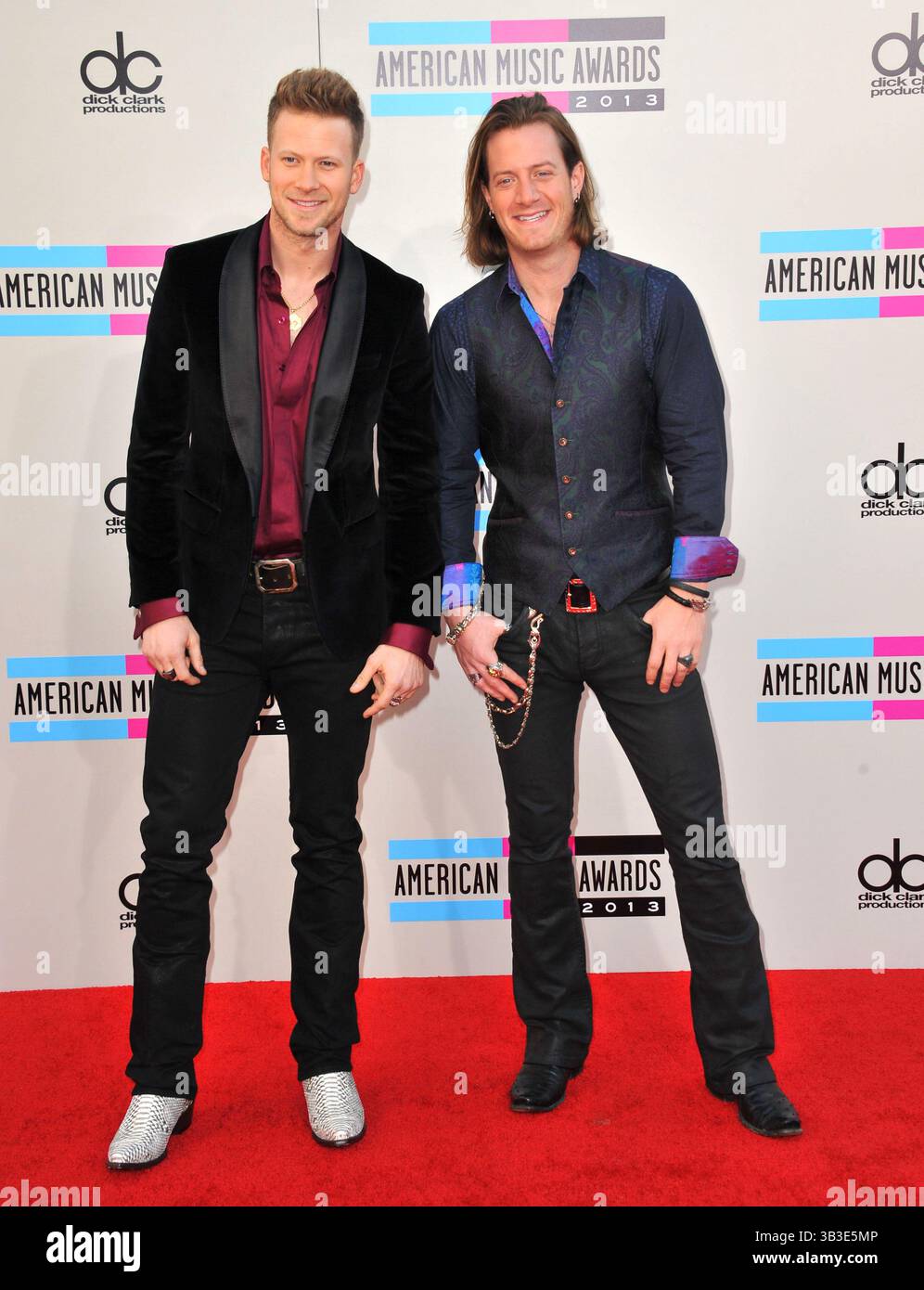 Brian Kelley und Tyler Hubbard von Florida Georgia Line bei den American Music Awards 2013 im Nokia Theatre L.A. Live in Los Angeles am 24. November 2013 Stockfoto