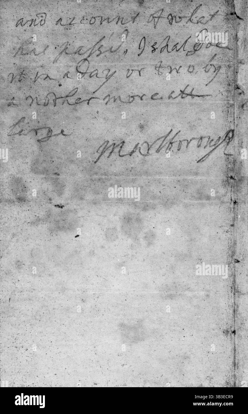 Eine Mitteilung des Herzogs von Marlborough, der seinen Sieg bei Blenheim 1704 meldete. Diese Notiz, die hastig mit Bleistift auf Seiten aus einem Notizbuch gekritzelt wurde, von John Churchill, 1. Herzog von Marlborough, an seine Frau Sarah, berichtet von seinem Sieg über die Truppen des französischen Königs Ludwig XIV. Und seiner bayerischen Verbündeten in Blenheim im Jahr 1704. Die Notiz vom 13. August lautet: „Ich habe keine Zeit, mehr zu sagen, aber um dich zu bitten, wirst du der Königin meine Pflicht geben und sie wissen lassen, dass ihre Armee einen glorreichen Sieg errungen hat. Monsieur Tallard und zwei weitere Generäle sind in meinem Kutscher, und ich Folge dem Rest: Dem Bärchen Stockfoto