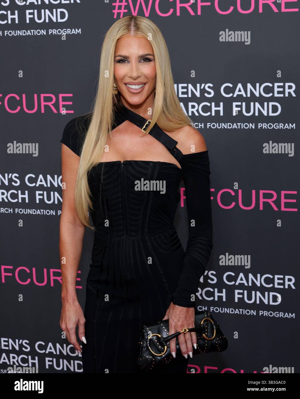 Beverly Hills, Usa. April 2025. Tracy Tutor kommt am Montag, den 28. April 2025, für einen unvergesslichen Abend, zugunsten des Women's Cancer Research Fund im Beverly Hilton in Beverly Hills, CA. Foto: Greg Grudt/UPI Credit: UPI/Alamy Live News Stockfoto