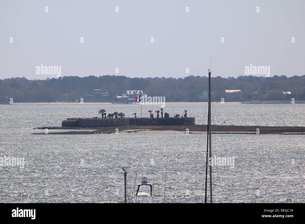 Fort Sumter aus der Ferne Stockfoto