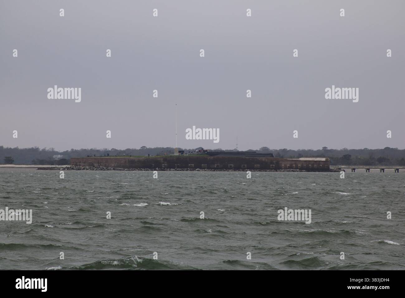 Fort Sumter aus der Ferne Stockfoto