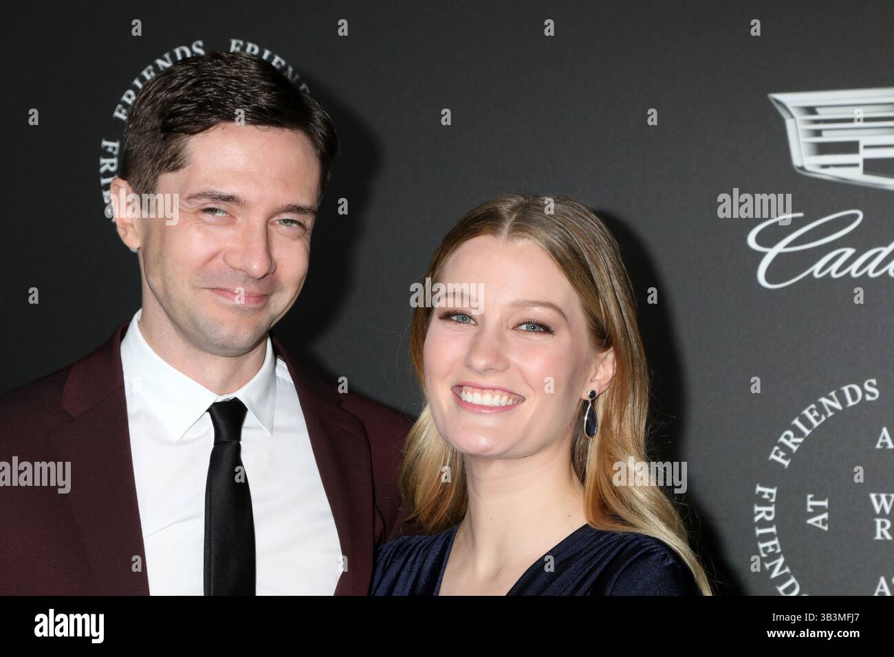 6. Januar 2018 - Santa Monica, CA, USA - LOS ANGELES - 6. JAN: Topher Grace, Ashley Hinshaw bei The Art of Elysium präsentiert John Legend's HEAVEN in Barker Hanger am 6. Januar 2018 in Santa Monica, CA (Bild: © Kathy Hutchins Via ZUMA Wire) Stockfoto