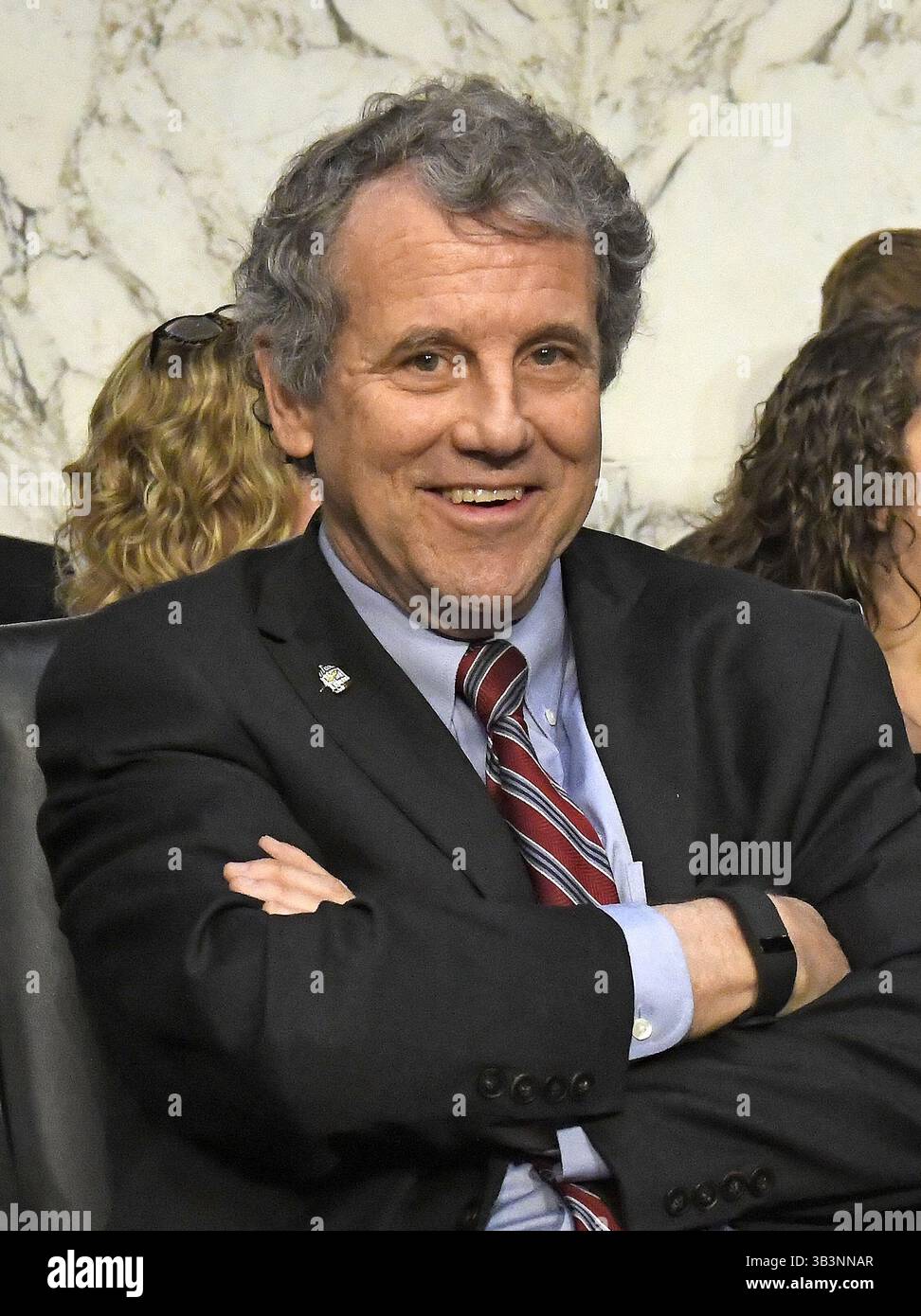 28. November 2017 - Washington, District of Columbia, Vereinigte Staaten von Amerika - Senator Sherrod Brown (Demokrat von Ohio) beim Senatsausschuss für Banken, Wohnen und Stadtentwicklung der USA, Anhörung zur Ernennung von Jerome H. Powell zum Vorsitzenden des Gouverneursrats des Federal Reserve Systems auf dem Capitol Hill in Washington, DC am Dienstag, 28. November 2017. Credit: Ron Sachs / CNP (Credit Image: © Ron Sachs/CNP via ZUMA Wire) Stockfoto