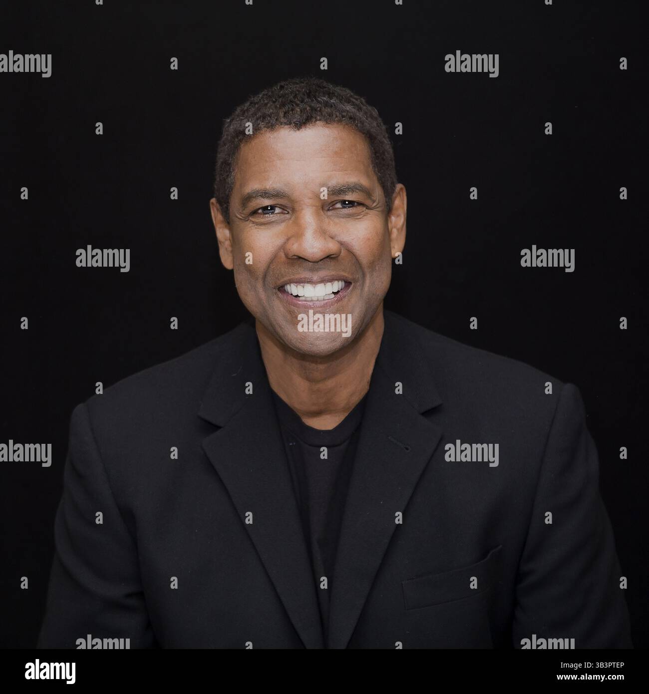 23. Januar 2018 – AKTE – 90. Oscar-Nominierungen 2018 Nominierungen – SCHAUSPIELER IN Einer HAUPTROLLE – Denzel Washington, Roman J. Israel, Esq. - 5. November 2017 - Hollywood, Kalifornien, USA - Schauspieler DENZEL WASHINGTON wirbt für den Film Roman J. Israel, Esq. (Bild: © Armando Gallo/ZUMA Studio) Stockfoto