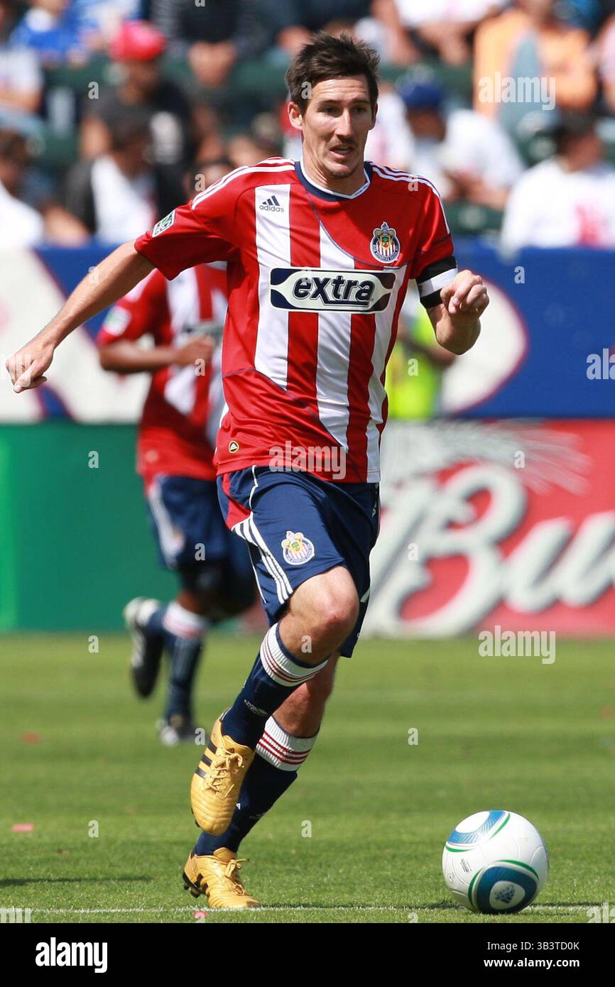 10. April 2010: #16 Mittelfeldspieler und Mannschaftskapitän Sacha Kljestan dribbelt im Home Depot Center in Carson, Kalifornien, das Spiel Chivas USA gegen New York Red Bulls. Chivas besiegte die Red Bulls mit 2:0. Obligatorischer Credit: Brandon Parry / Southcreek Global (Credit Image: © Brandon Parry via ZUMA Wire) Stockfoto