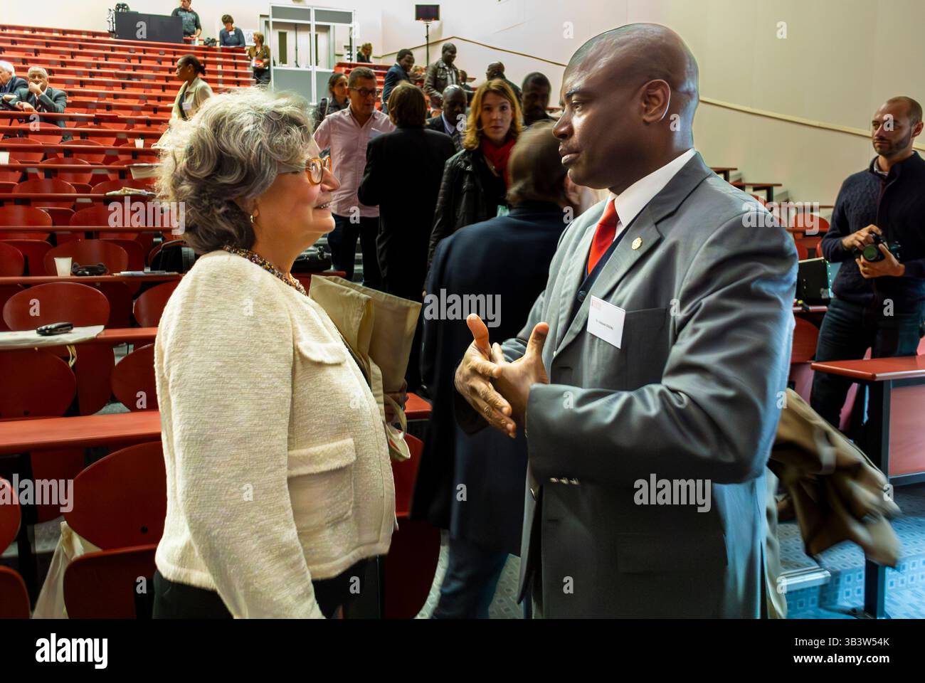 Paris, Frankreich, HIV AIDS NGO General Meeting, Solthis, französische und afrikanische Wissenschaftler sprechen, Christine Rouzioux Stockfoto