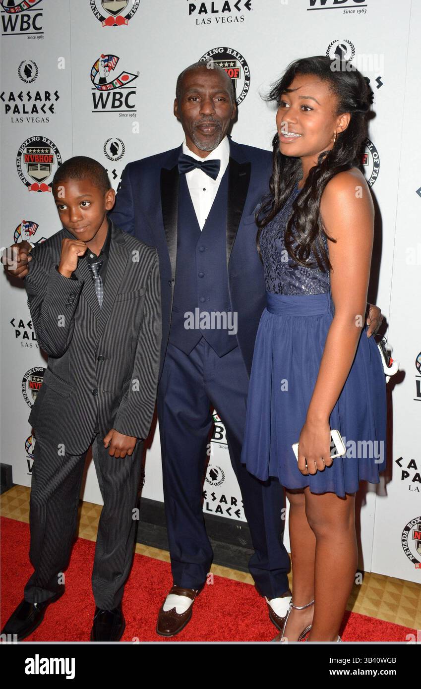 9. August 2015 - Las Vegas, Nevada, Vereinigte Staaten von Amerika - ehemalige Boxer Roger Mayweather, Sohn Lekei Mayweather und Tochter Jade Mayweather besuchen die Nevada Boxing Hall of Fame 3. Jahresessen Induktion auf Agust 8 2015 im Caesars Palace in Las Vegas, Nevada. (Kredit-Bild: © Marcel Thomas über ZUMA Draht) Stockfoto