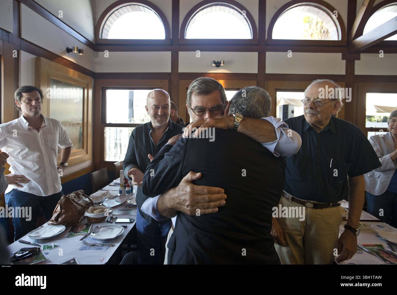 28. September 2015 - Na - Lissabon, 09/28/2015 - Aktionskampagne der Sozialistischen Partei (PS) für die Parlamentswahlen 2015 in Lissabon. AntÃÂ³nio Costa Mittagessen mit kulturellen Persönlichkeiten in Portugalia Cais do Sodre. Manuel Salgado. (Foto: © Leonel de Castro/Global Imagens via ZUMA Press/ZUMAPRESS.com) Stockfoto