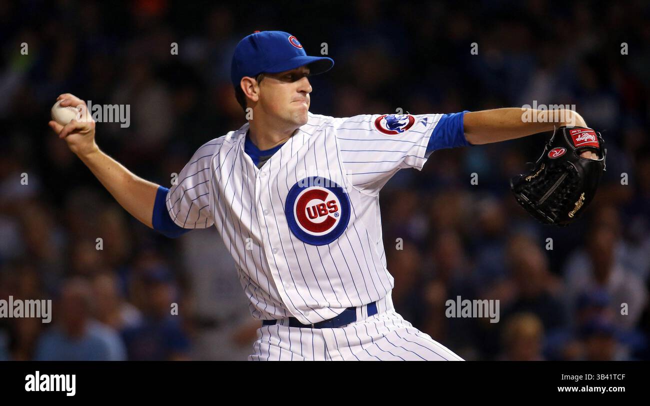 28. September 2015 – Chicago, IL, USA – Chicago Cubs Pitcher Kyle Hendricks wirft am Montag, 28. September 2015, im Wrigley Field in Chicago gegen die Kansas City Royals. (Bild: © Brian Cassella/TNS via ZUMA Wire) Stockfoto