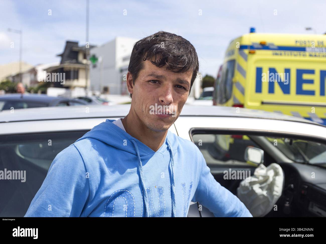 26. Aug. 2015 - Na - Vila Nova de Gaia, 26/2015 - Unfall in Willows - Vila Nova de Gaia, wobei das Fahrzeug in der Hand gegen Rua Noahs Katzenwagen Arkinst in der Willows Street in Richtung Avenida Beira Mar fuhr. Bevölkerungsmissbrauch, wenn das Nichterscheinen der Polizei beim INEM gerufen wurde. Alfredo Passos 37, nur Zeuge des Unfalls. (Kreditbild: © Carlos Santos Silva/Global Imagens via ZUMA Press/ZUMAPRESS.com) Stockfoto