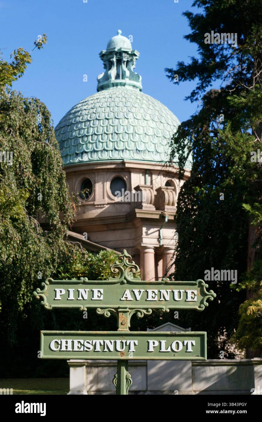 26. Mai 2015 - New York, New York, USA - Woodlawn Cemetery. Webster Avenue Ecke East 233rd Street. Woodlawn 4 (Mo-so 8:30-17/nach vorheriger Genehmigung durch Fotografien). Telefon 718-920-0500. Einer der interessantesten Orte in Bronx, könnte der Woodlawn Cemetery sein, wo sie als berühmte Namen wie Miles Davis oder Duke Ellinton und andere historische Persönlichkeiten enden. Am Eingang können sie Ihnen auf einer Karte mitteilen, wo die Gräber verschieden sind. (Bild: © Sergi Reboredo/ZUMA Wire/ZUMAPRESS.com) Stockfoto