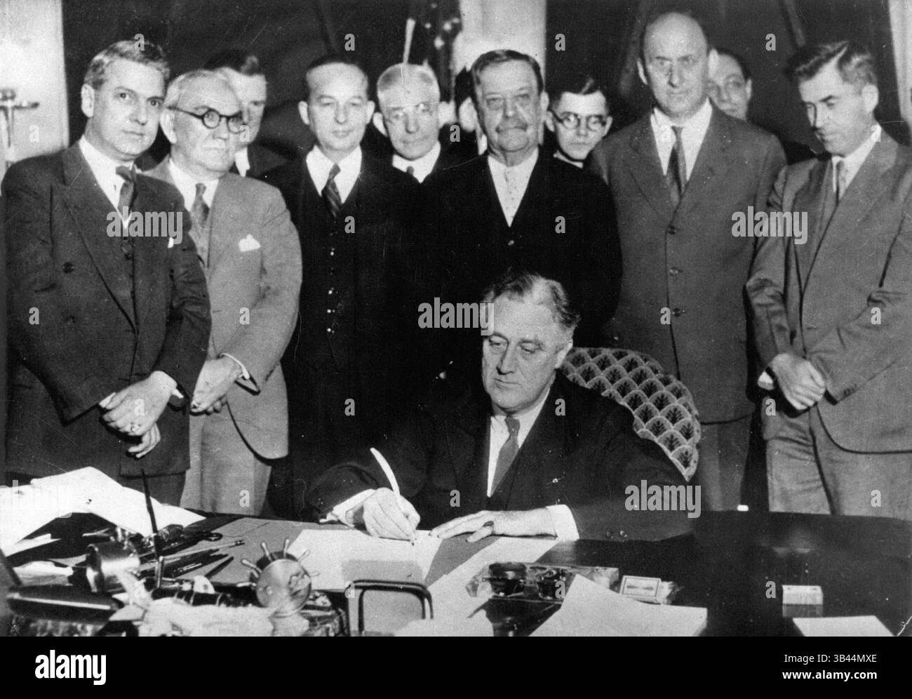 16. Dezember 1957 - Paris - Franklin D. Roosevelt avec Sohn ''Brain Trust' (Kreditbild: © Keystone Pictures USA/ZUMAPRESS.com) Stockfoto