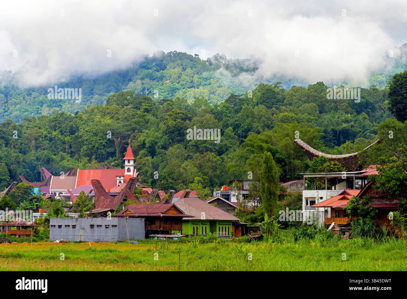 Toraja Kirche der Saloso Klassische Kongregation von West Rantepao, Jl. Poros Singki, Toraja, Sulawesi, Indonesien. Stockfoto