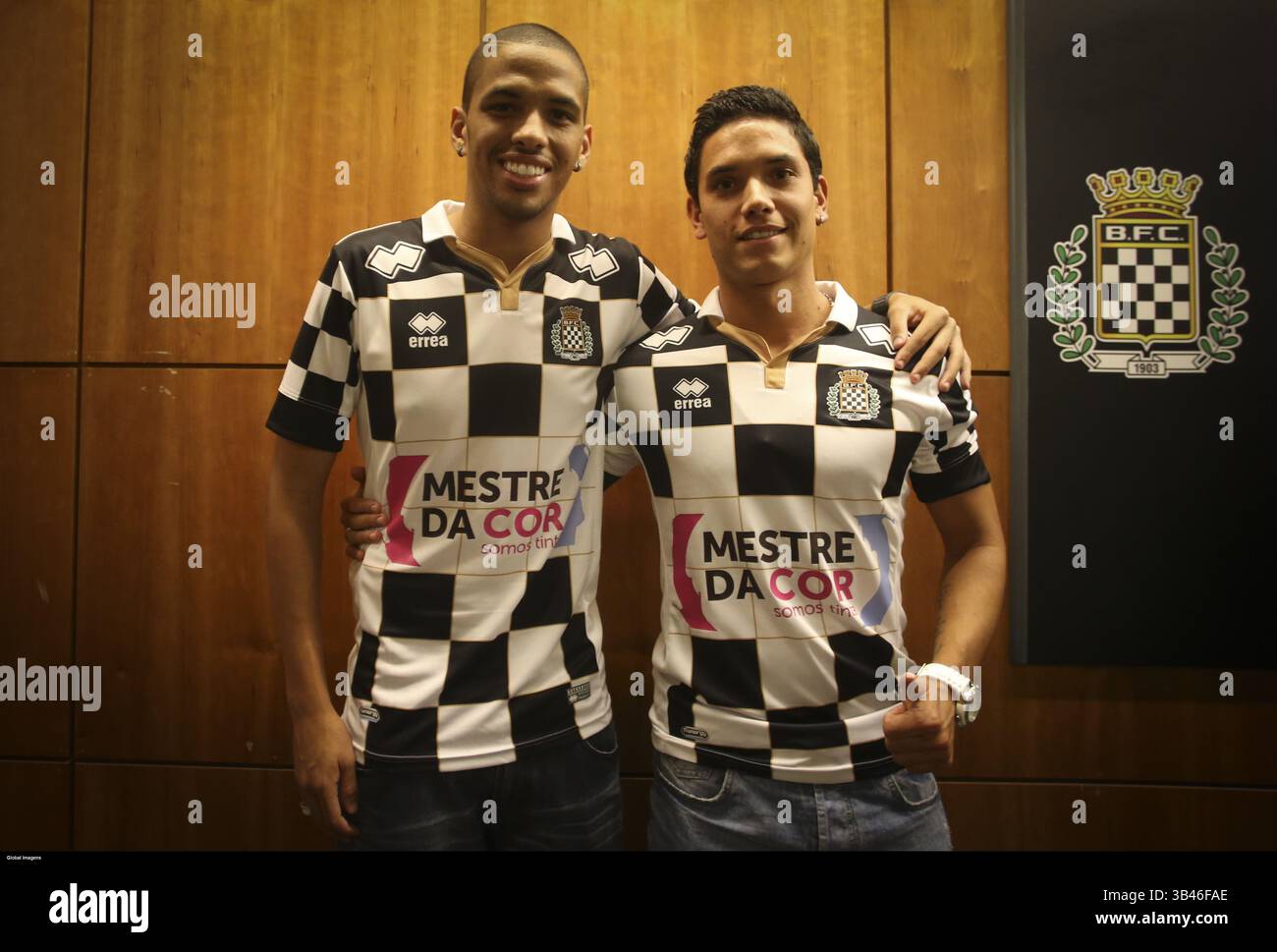1. September 2015 - Na - Porto, 01/09/2015 - Präsentation von zwei Verstärkungen für Boavista Futebol Clube, Rivaldinho und Renato Santos, in Anwesenheit des Weltmeisters Rivaldo. (Foto: © Leonel de Castro/Global Imagens via ZUMA Press/ZUMAPRESS.com) Stockfoto