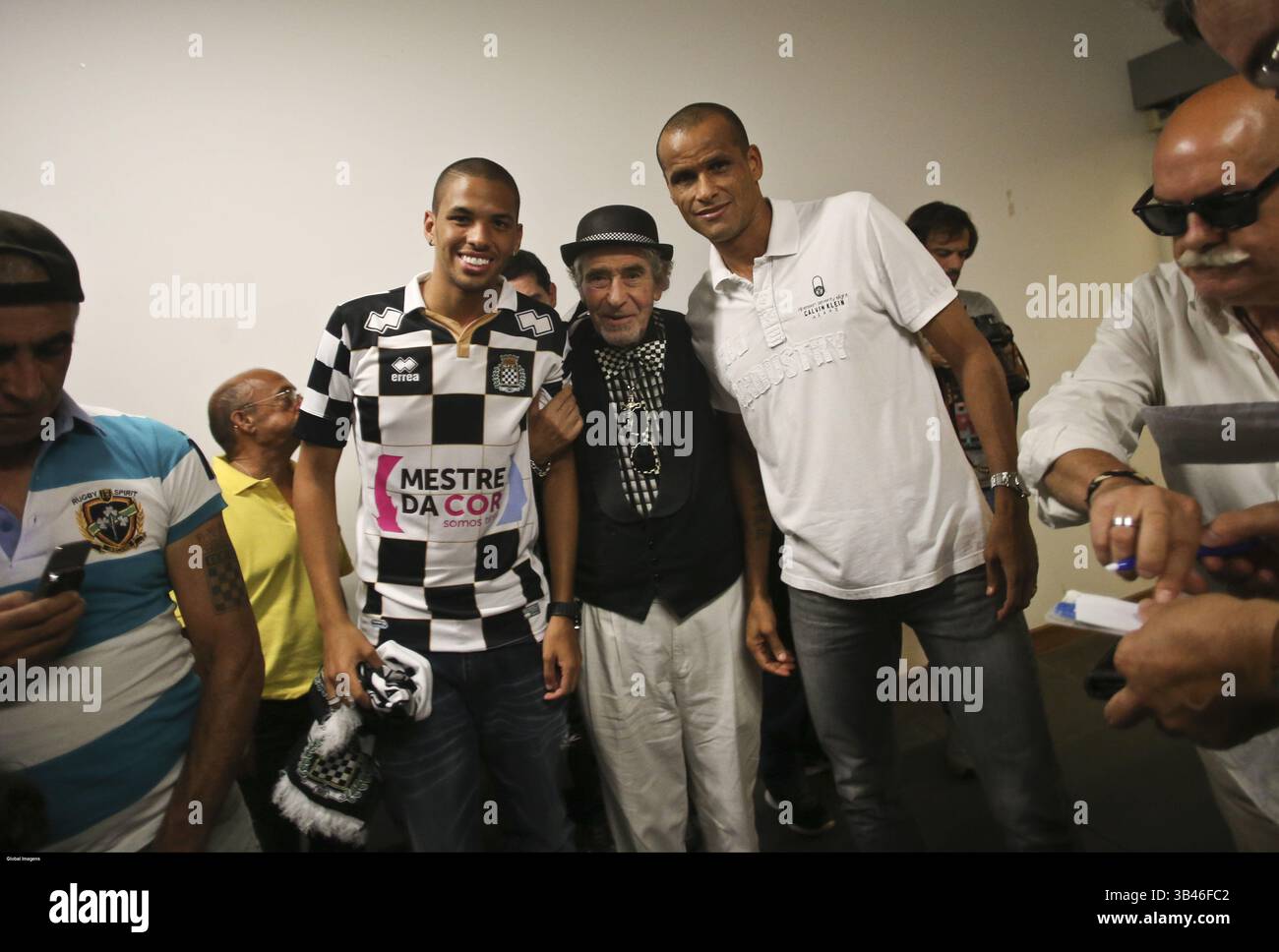 1. September 2015 - Na - Porto, 01/09/2015 - Präsentation von zwei Verstärkungen für Boavista Futebol Clube, Rivaldinho und Renato Santos, in Anwesenheit des Weltmeisters Rivaldo. (Foto: © Leonel de Castro/Global Imagens via ZUMA Press/ZUMAPRESS.com) Stockfoto