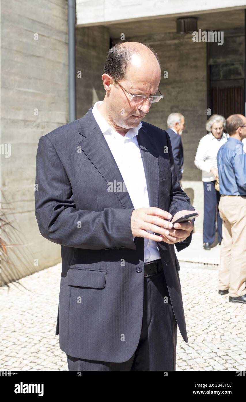 1. September 2015 - Na - Porto, 01/09/2015 Beerdigung des Journalisten Frederico Martins Mendes mit dieser Körpermesse in der Kapelle Mortuary of Focus Church in Porto. Victor Ribeiro. (Kreditbild: © Carlos Santos Silva/Global Imagens via ZUMA Press/ZUMAPRESS.com) Stockfoto