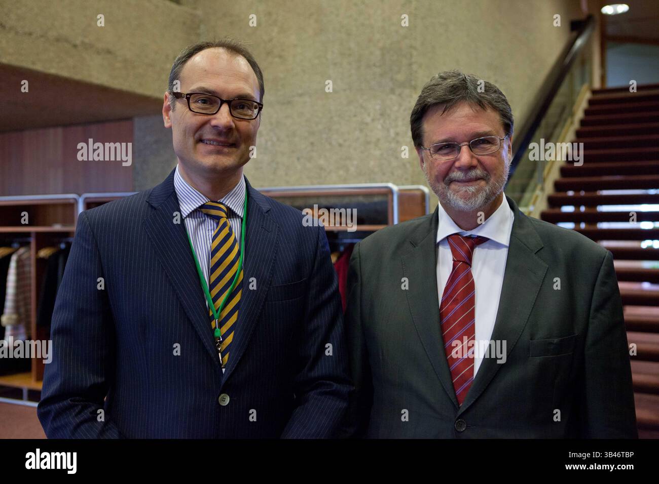 7. Oktober 2015 - Genf, Schweiz - Grüne Kreuz International, Genf, Schweiz, Internationale Konferenz für grüne und integrative Wirtschaft, 2015, Adam Koniuszewski, CEO der GCI, Robert Christian Cramer ist Schweizer Politiker und Mitglied der Grünen Partei der Schweiz. (Kreditbild: © Via ZUMA Wire) Stockfoto