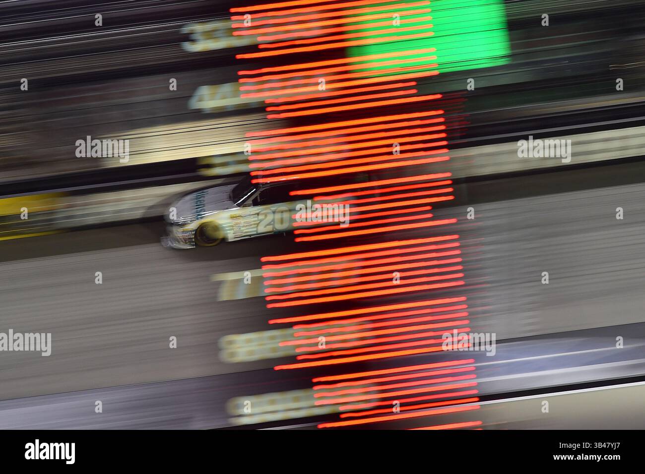 August 2015 – Bristol, Tennessee, USA – NASCAR Xfinity Series-Fahrer DENNY HAMLIN (20) während der Food City 300 (Bild: © Jasen Vinlove Via ZUMA Wire) Stockfoto