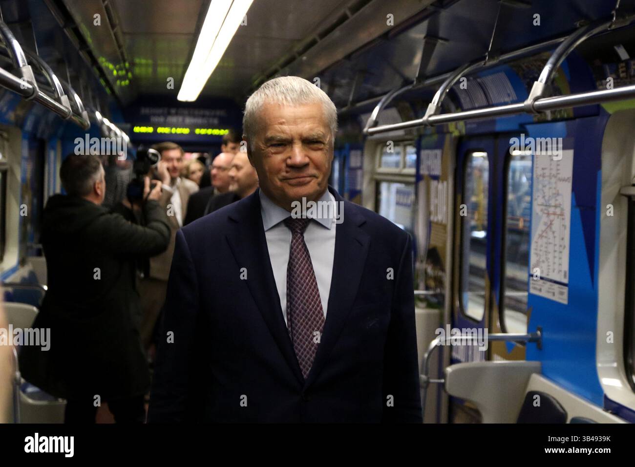 Alexander Medwedew, Vorsitzender des Vorstands von Zenit bei der Präsentation der U-Bahn, deren Außen- und Innenverkleidungen dem hundertjährigen Bestehen des Fußballvereins Zenit in St. Petersburg gewidmet sind. (Foto: Maksim Konstantinov / SOPA Images/SIPA USA) Stockfoto