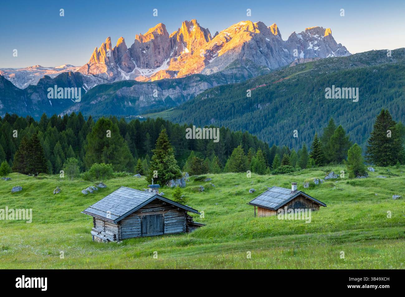 Blick auf die Pale di San Martino Fuciade. Pass San Pellegrino, Dolomiten, Provinz Trient, Trentino Südtirol, Italien, Europa. Stockfoto