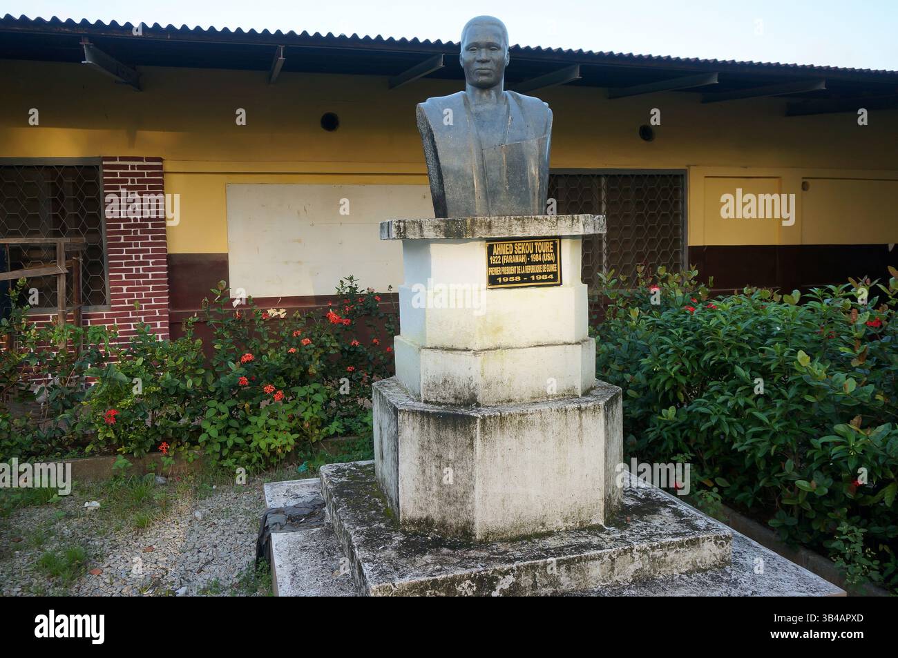 Büste von Ahmed Sekou Toure. Erster Präsident der Republik Guinea. Conakry, Guinea. Stockfoto