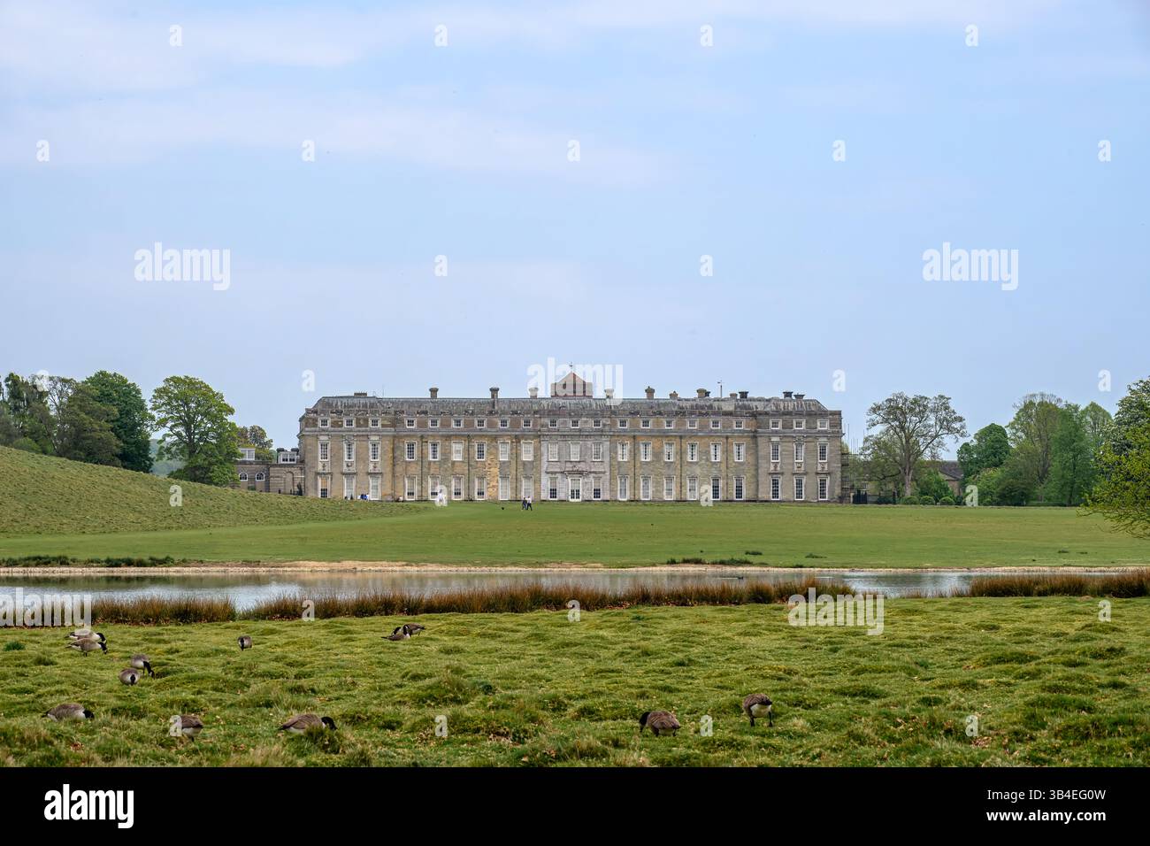 Petworth House West Sussex England ein denkmalgeschütztes Landhaus aus dem späten 17. Jahrhundert, das 1688 von Charles Seymour erbaut wurde Stockfoto