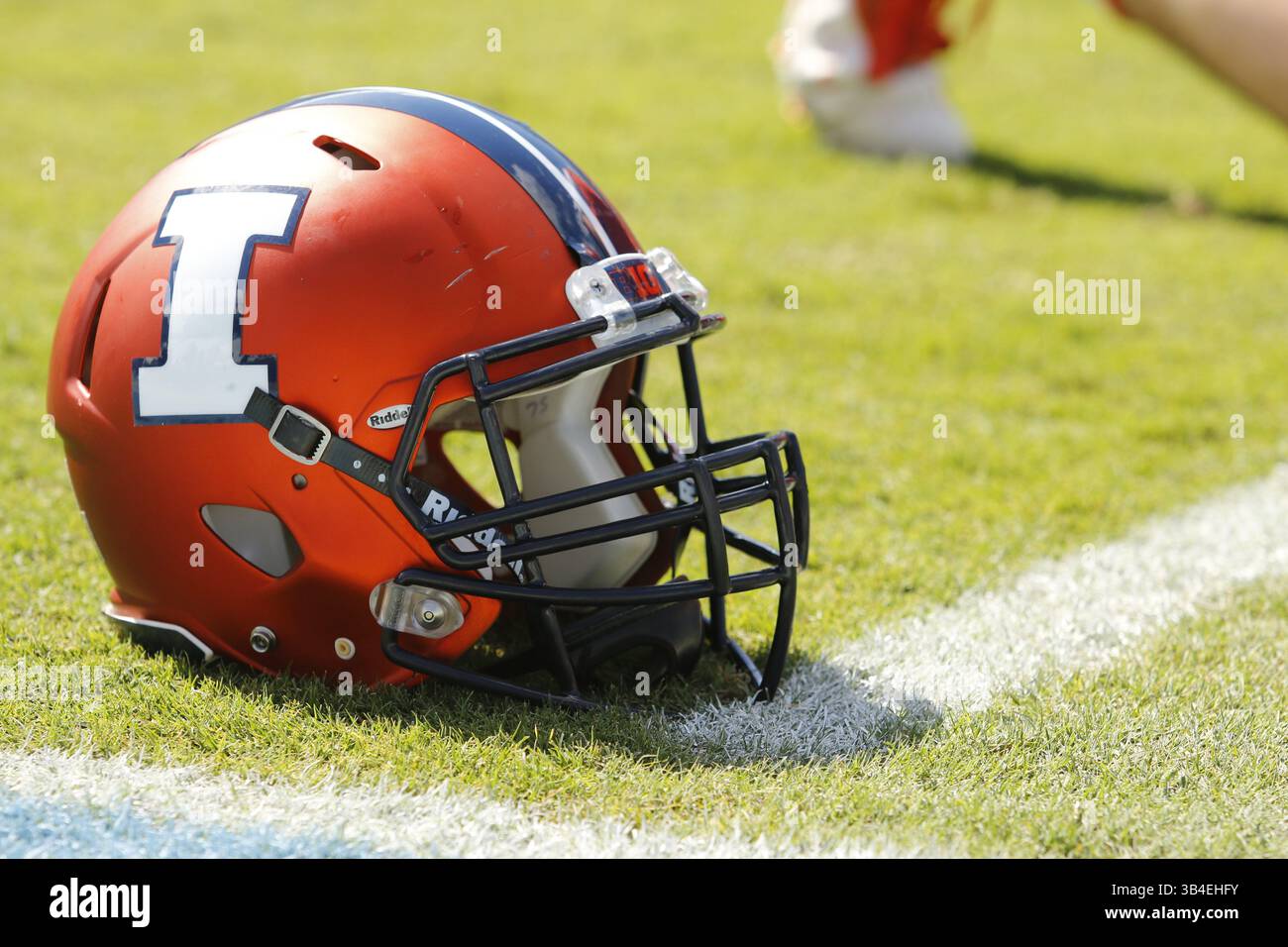 19. September 2015: NCAA Football Matchup zwischen den kämpfenden Illini of Illinois und den North Carolina Tarheels im Kenan Memorial Stadium in Chapel Hill, NC. Scott Kinser/CSM(Bild: © Scott Kinser/CSM via ZUMA Wire) Stockfoto