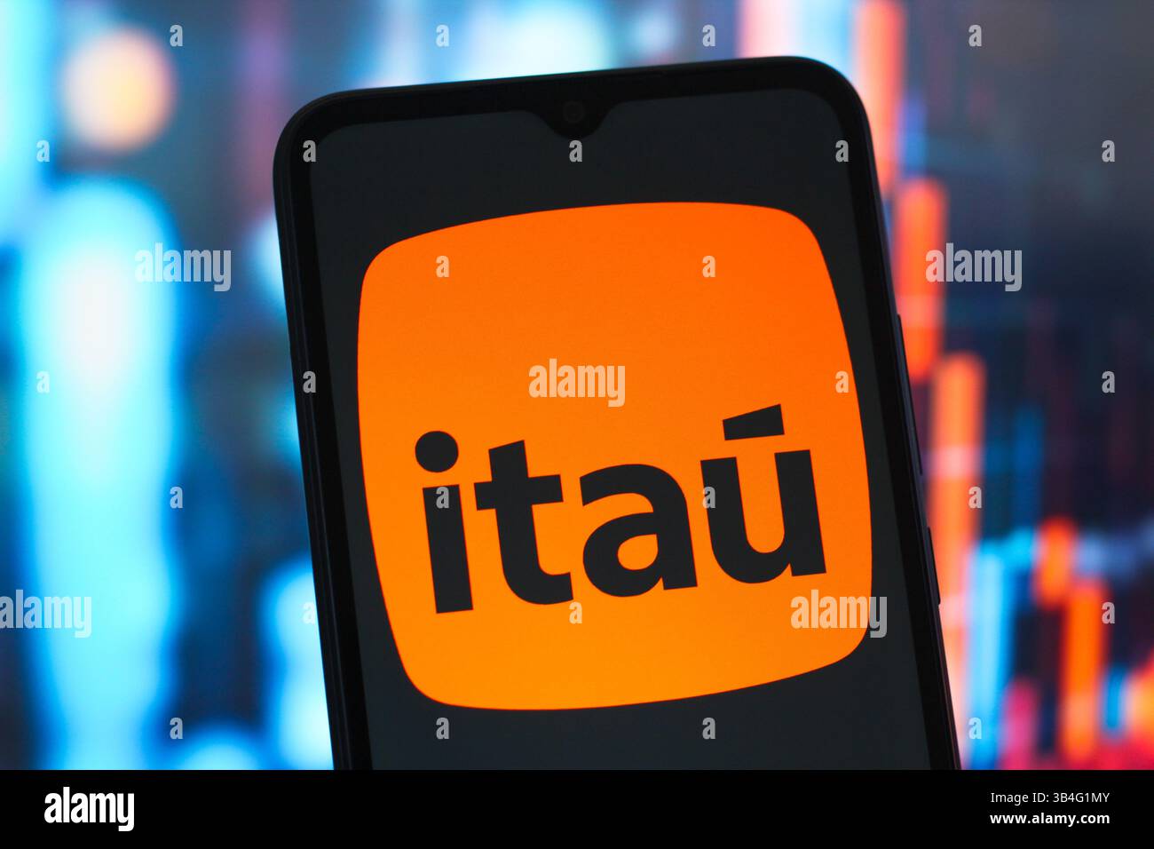 Kanada. April 2025 30. In dieser Abbildung wird das Banco Itau Logo auf einem Smartphone-Bildschirm angezeigt. (Credit Image: © Thomas Fuller/SOPA Images via ZUMA Press Wire) NUR REDAKTIONELLE VERWENDUNG! Nicht für kommerzielle ZWECKE! Stockfoto