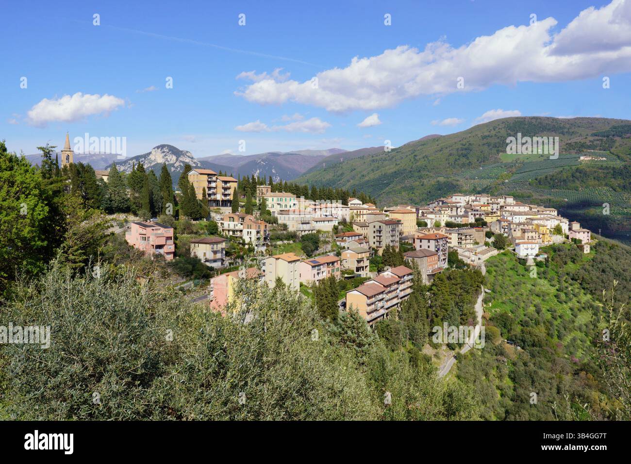 Blick auf das kleine Dorf Montefranco, Valnerina, Terni, Umbrien, Italien, Europa Stockfoto
