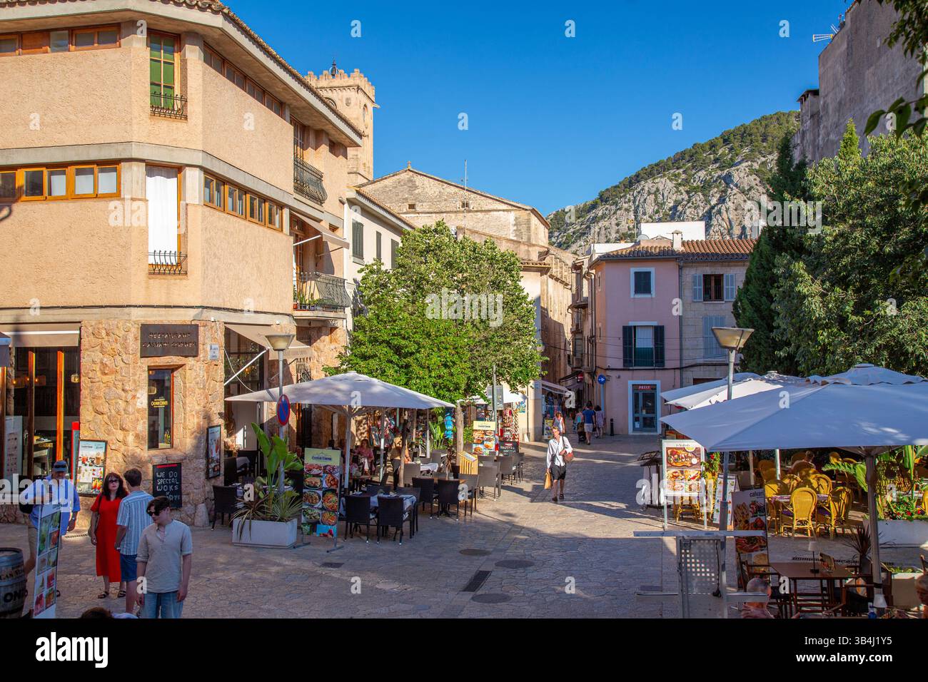Restaurants am Fuße der Treppe in der Stadt Pollenca auf Mallorca, Spanien Stockfoto