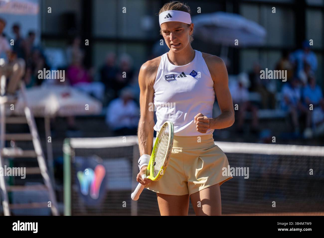Kathinka von Deichmann (LIE) ballt die Faust nach einem guten Punktgewinn. Stockfoto