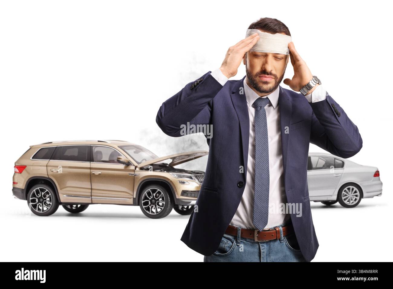 Pkw-Passagier bei einem Verkehrsunfall isoliert auf weißem Hintergrund verletzt Stockfoto